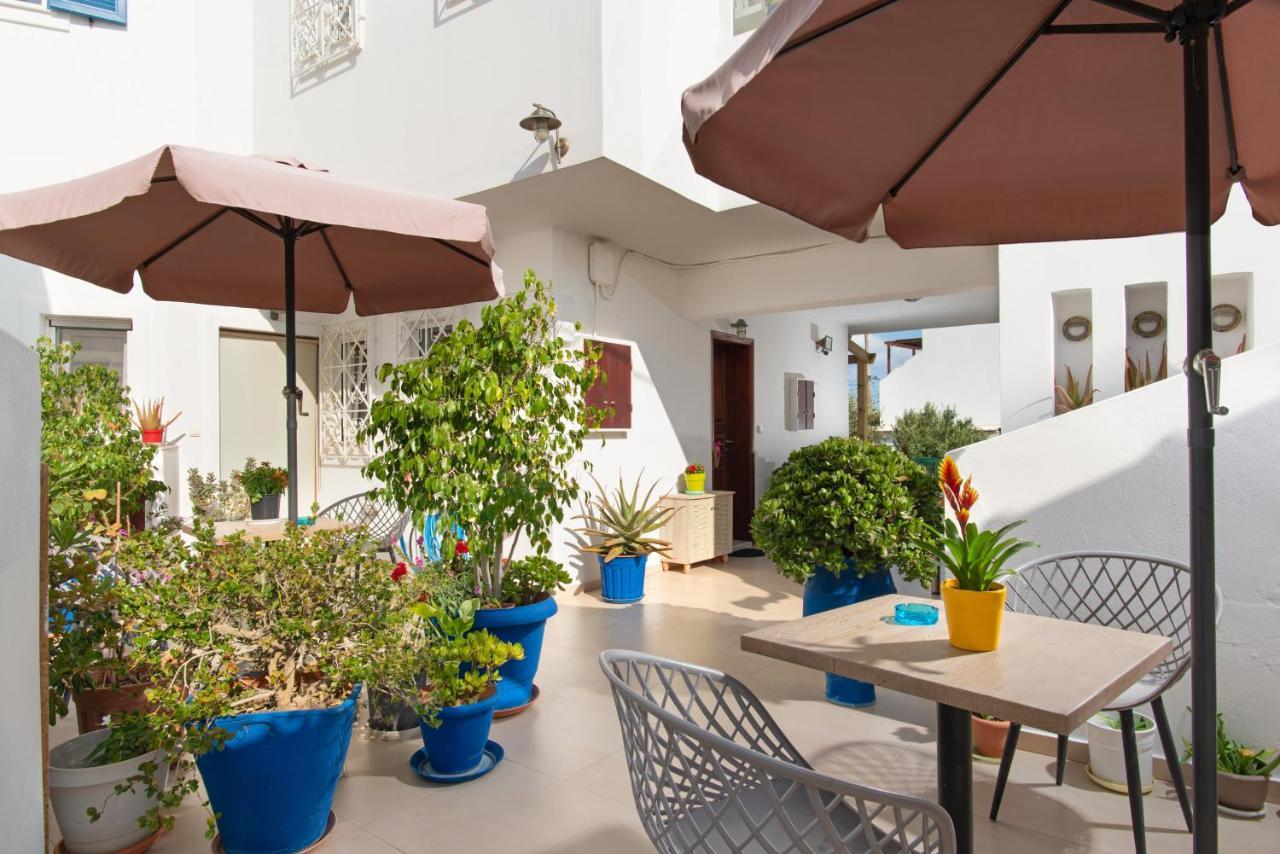 Angelica'S Deluxe Rooms In Adamas Exterior foto